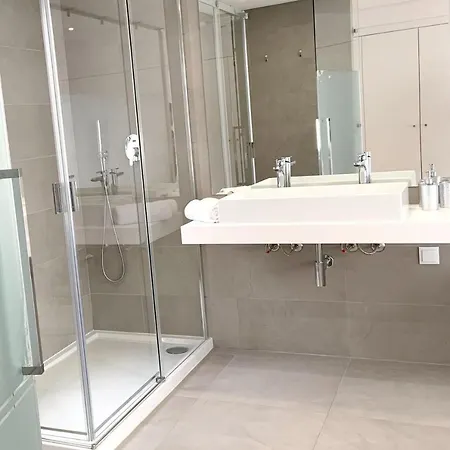 Holiday Beco Leonardo Coimbra Албуфейра