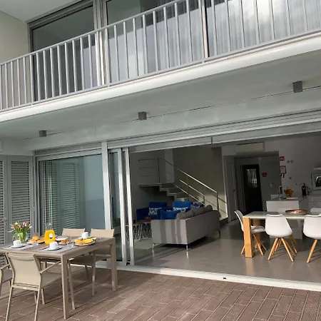Holiday Beco Leonardo Coimbra Албуфейра