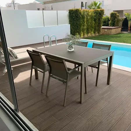 Holiday Beco Leonardo Coimbra Albufeira